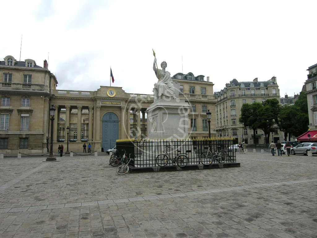 Appartement Place du Palais Bourbon à Paris