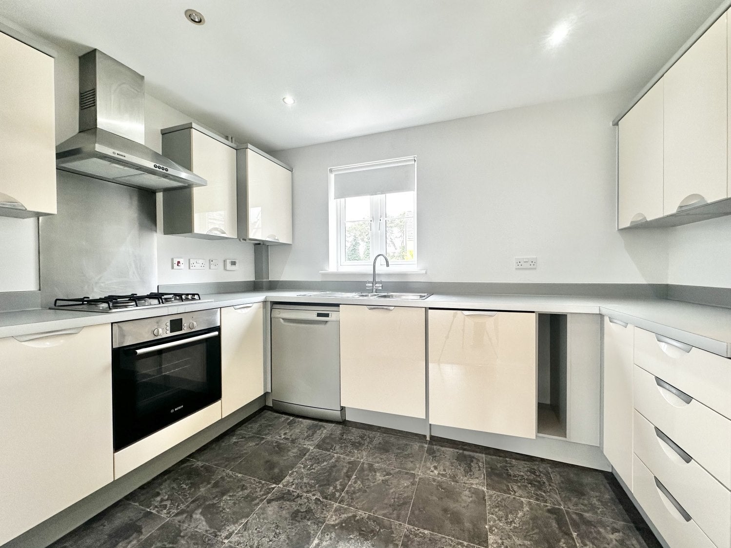 Flat Tayberry Close in West Suffolk
