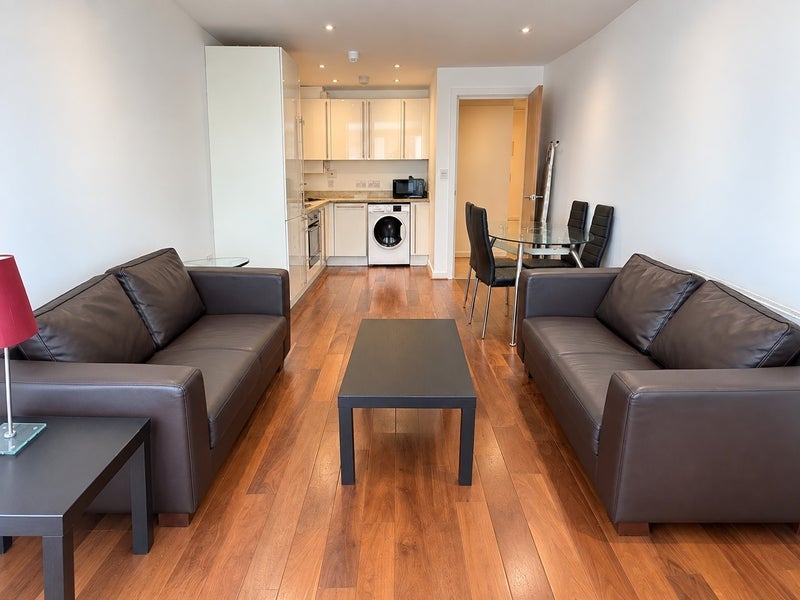 Flat Hackney Road in Greater London