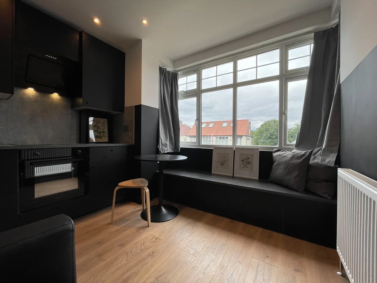 Flat Arras Avenue in Greater London
