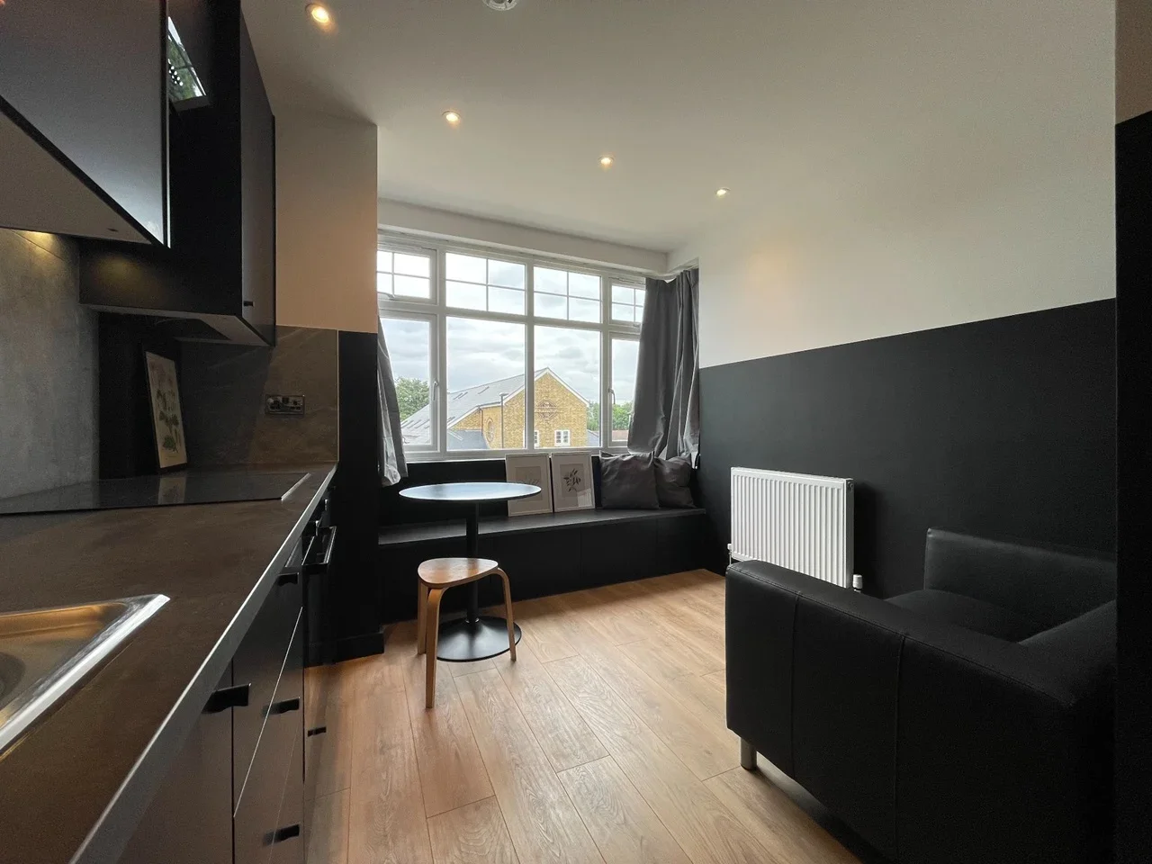 Flat Arras Avenue in Greater London