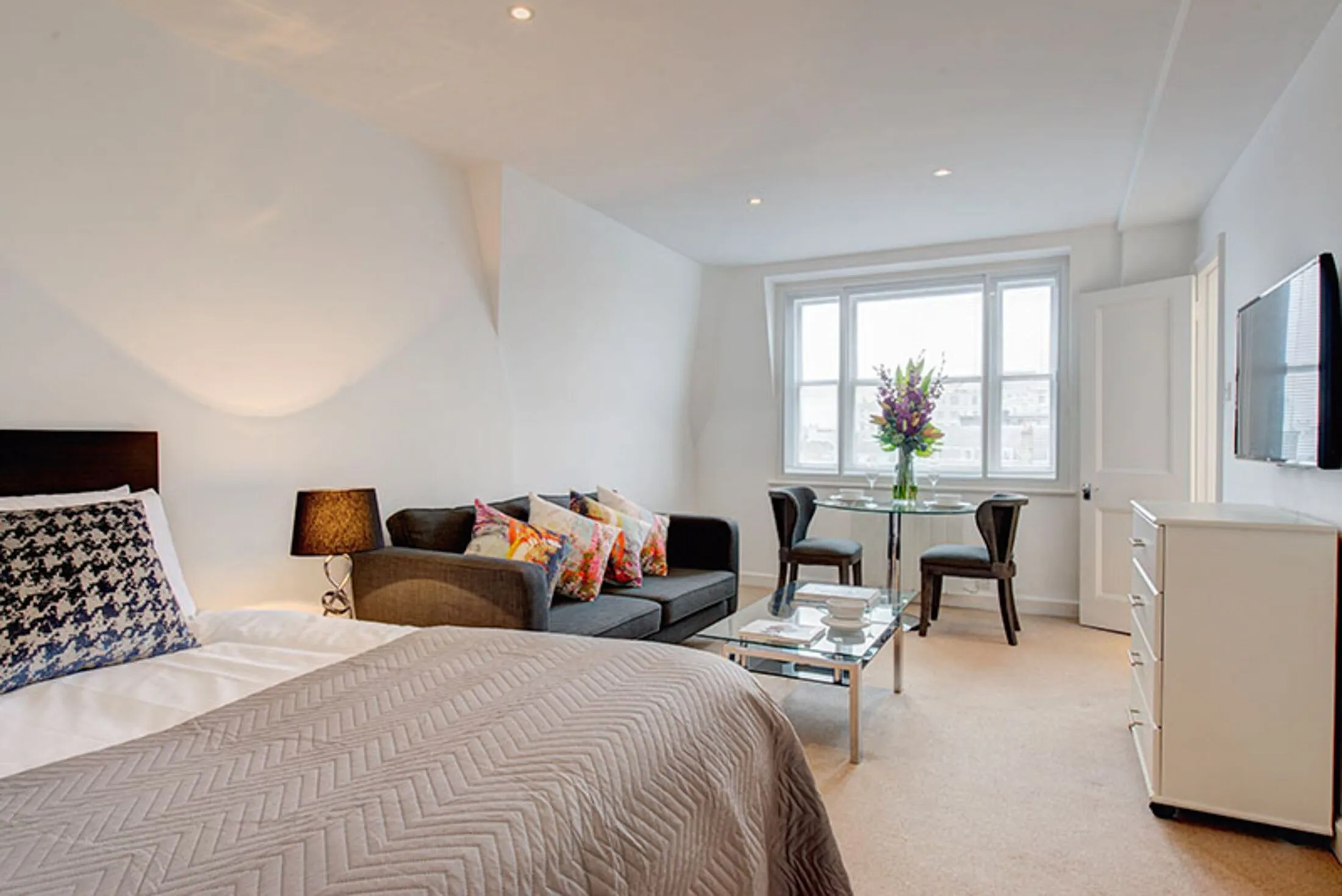Flat Waverton Street in City of Westminster