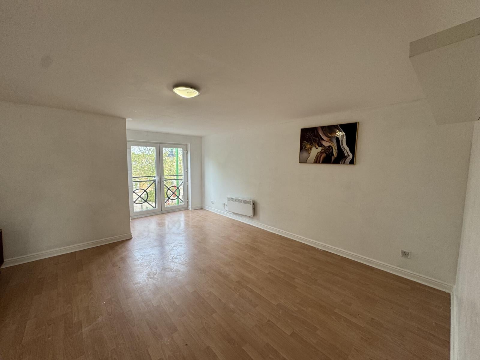 Flat Hodson Place in Greater London
