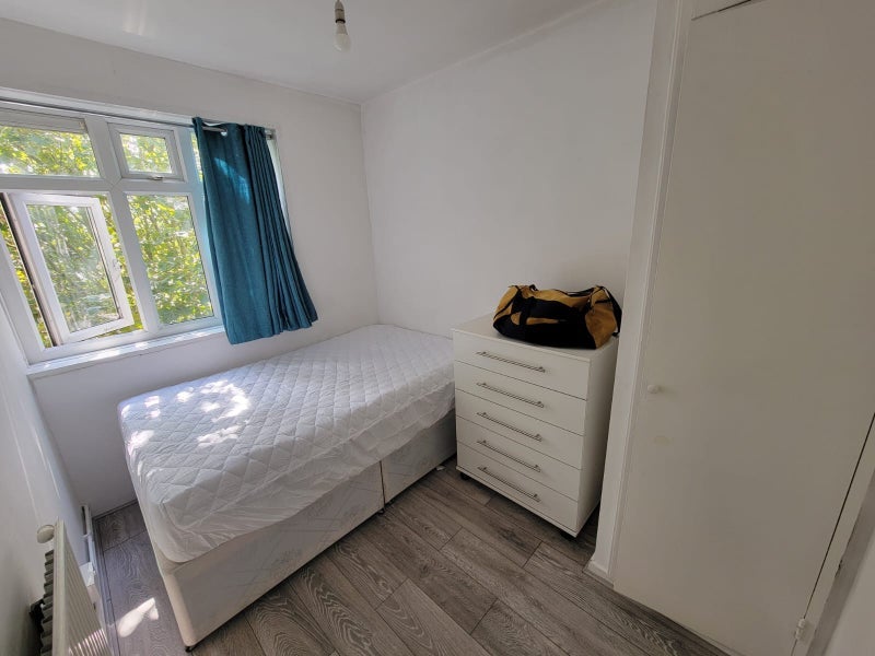 Room Solebay Street in Greater London