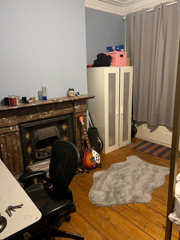Room Mildenhall Road in Greater London