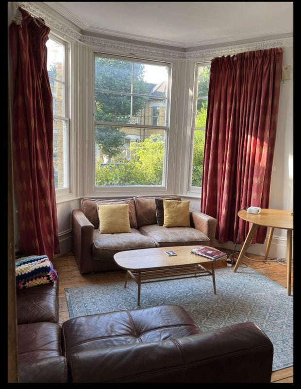Room Mildenhall Road in Greater London