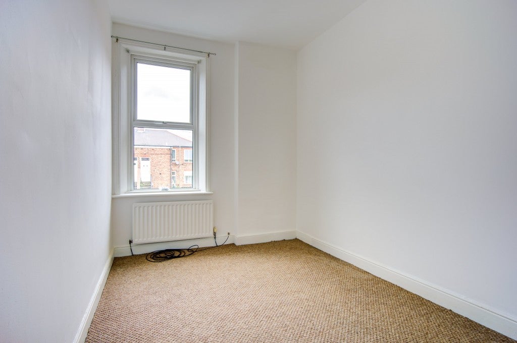 Flat Clifford Road in Newcastle upon Tyne