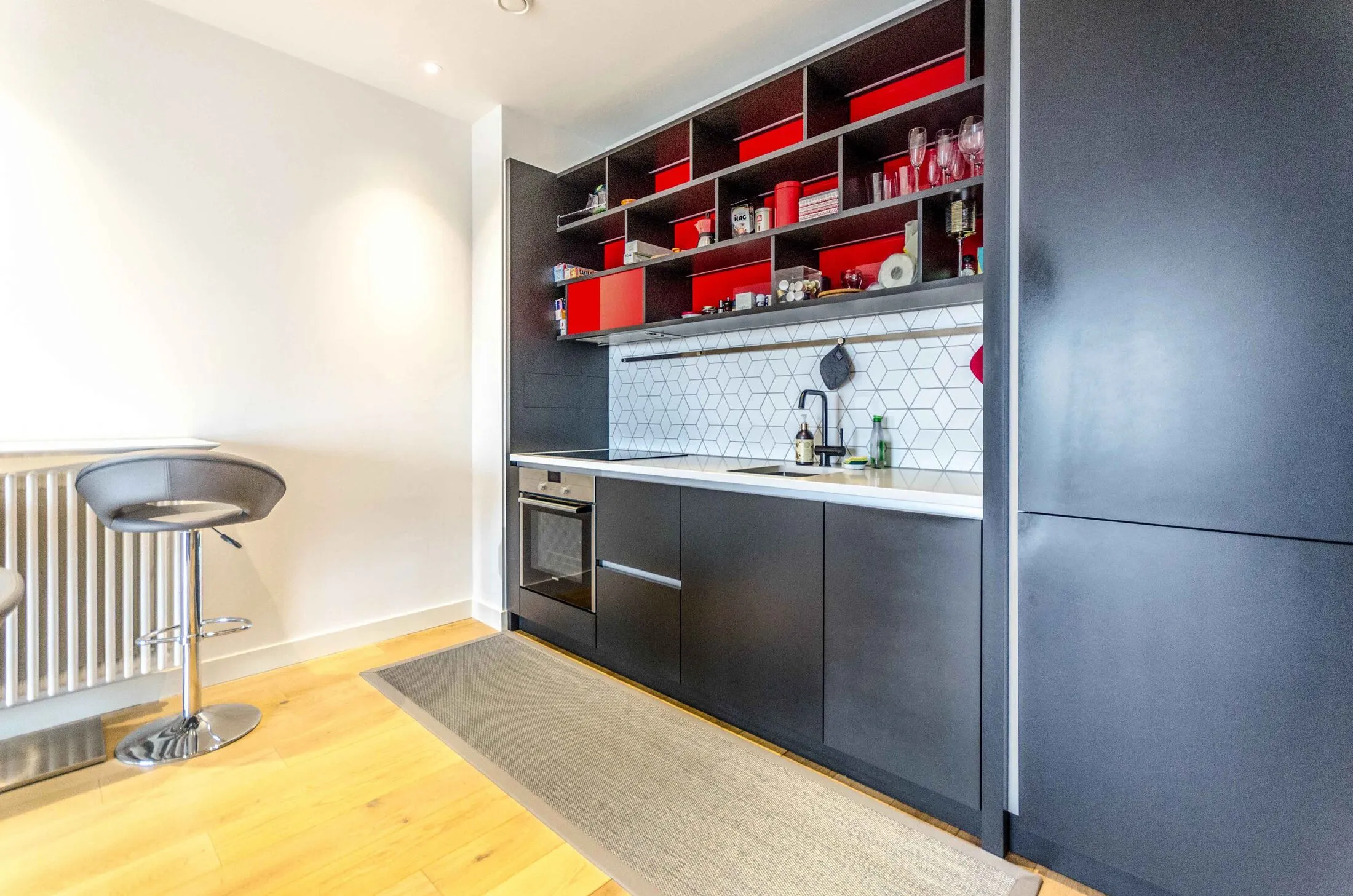 Flat Botanic Square in Greater London