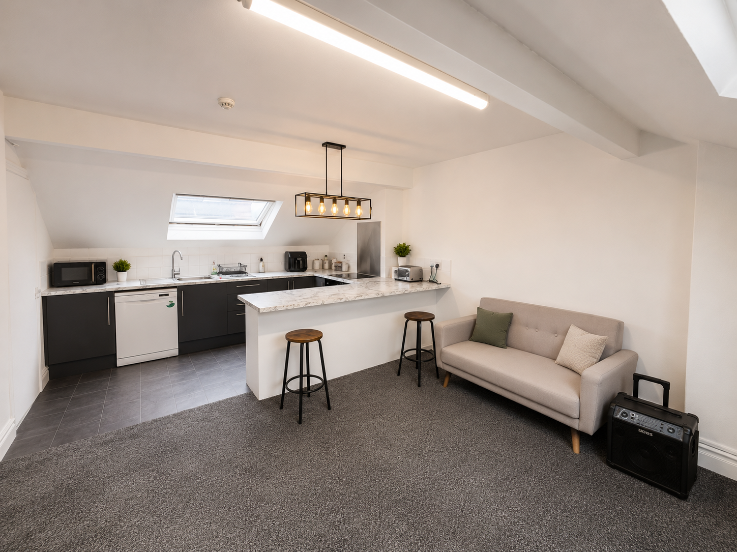 Flat Headingley Avenue in Leeds