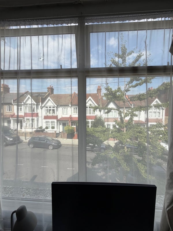 Room Fircroft Road in Greater London