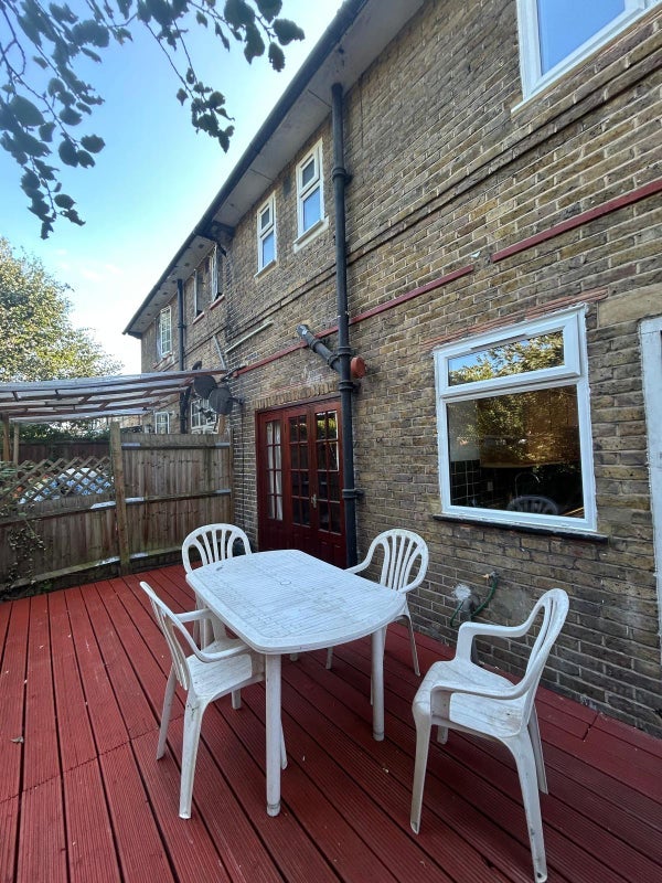 Room Huntingfield Road in Greater London