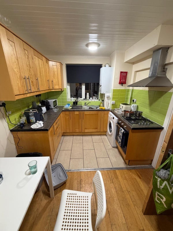 Room Agar Grove in Greater London