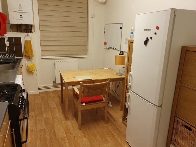 Room Leatherhead Close in Greater London