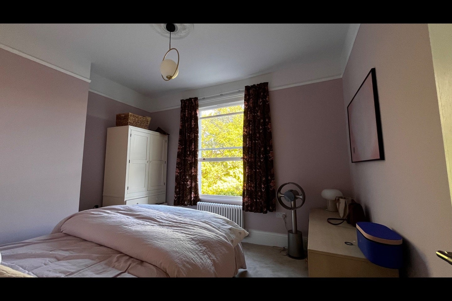 Flat Eardley Crescent in Greater London