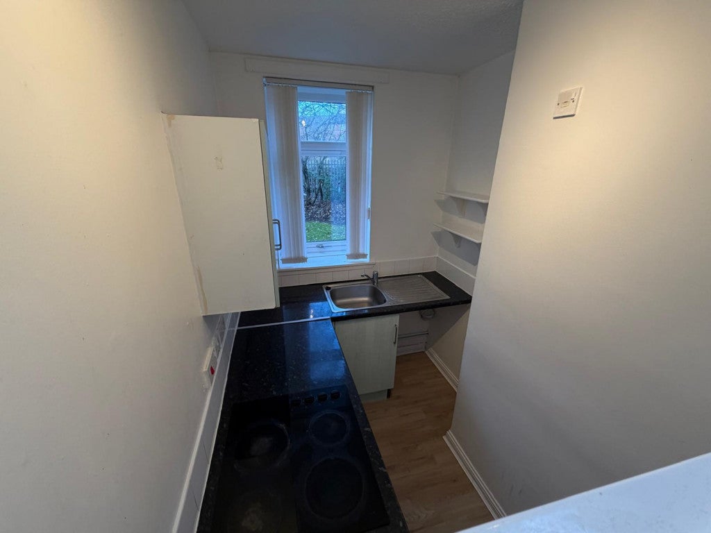 Flat Elmvale Row in Glasgow
