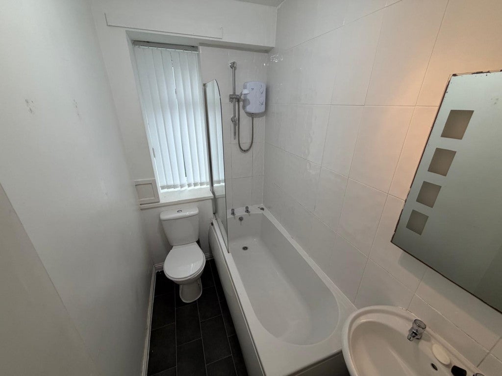 Flat Elmvale Row in Glasgow