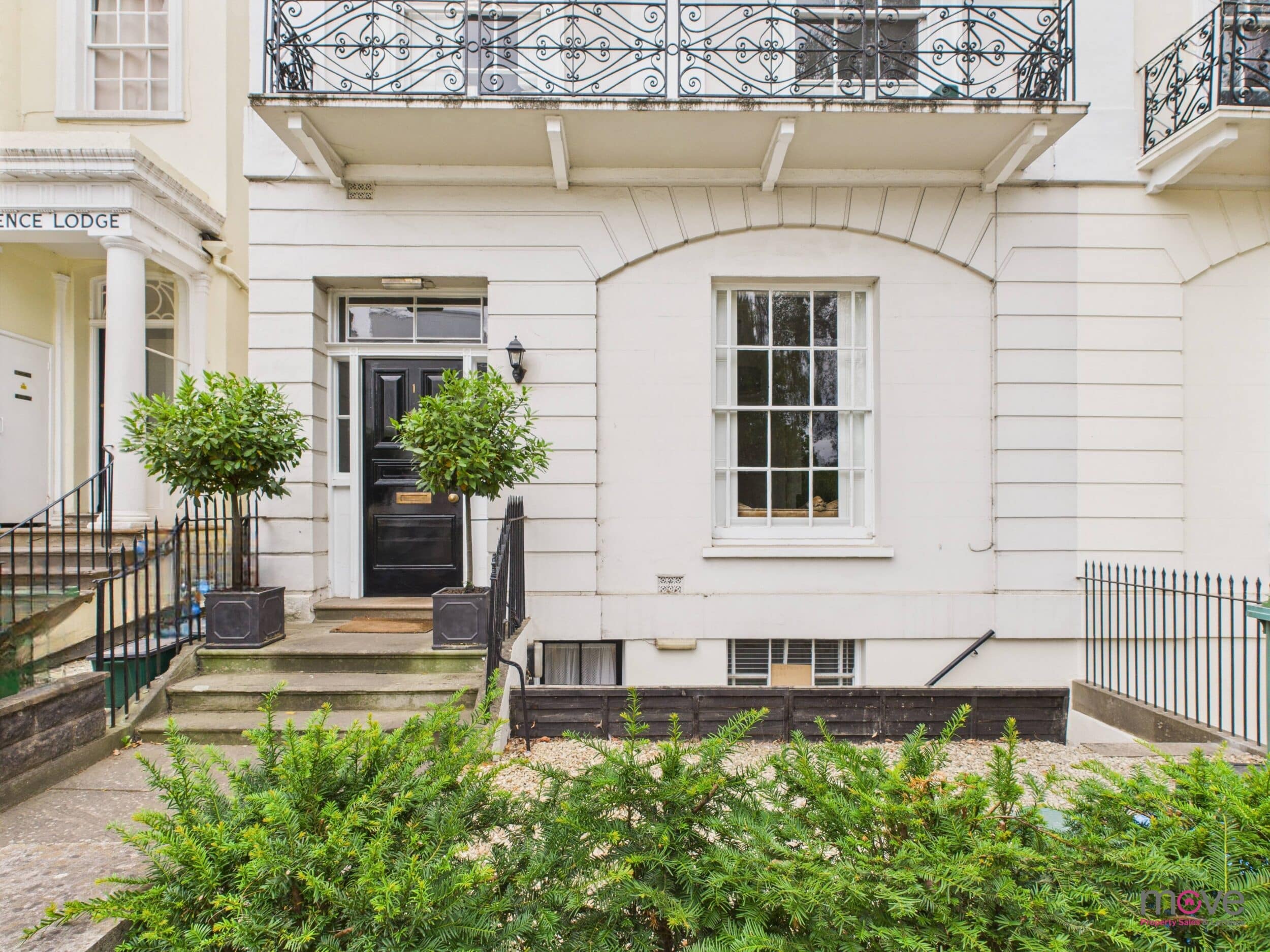 Flat Clarence Square in Cheltenham