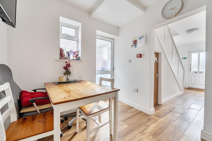 Room Fane Way in Maidenhead
