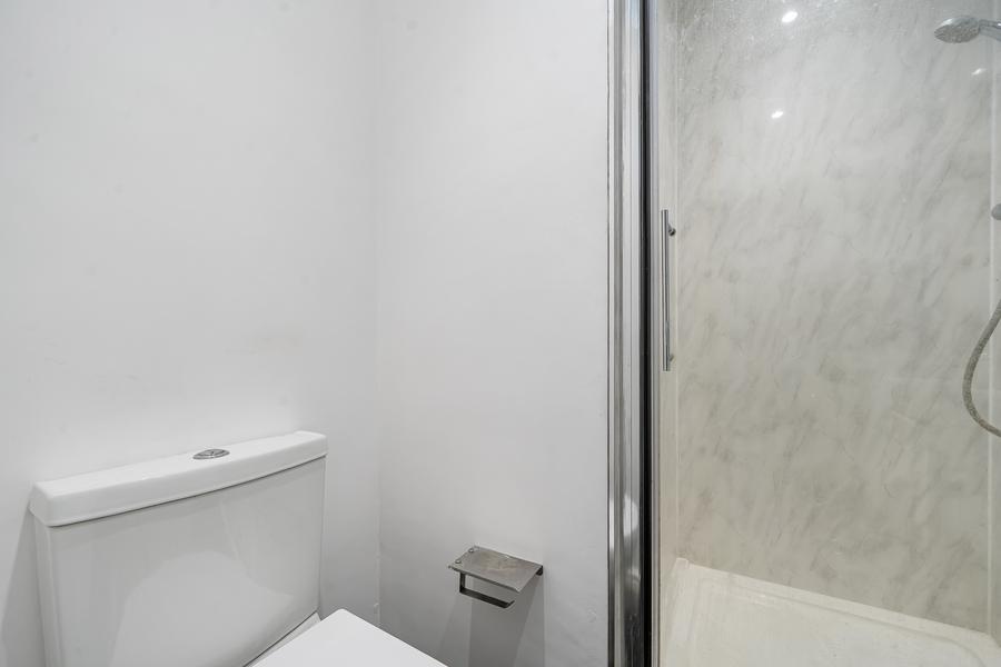 Room Fane Way in Maidenhead