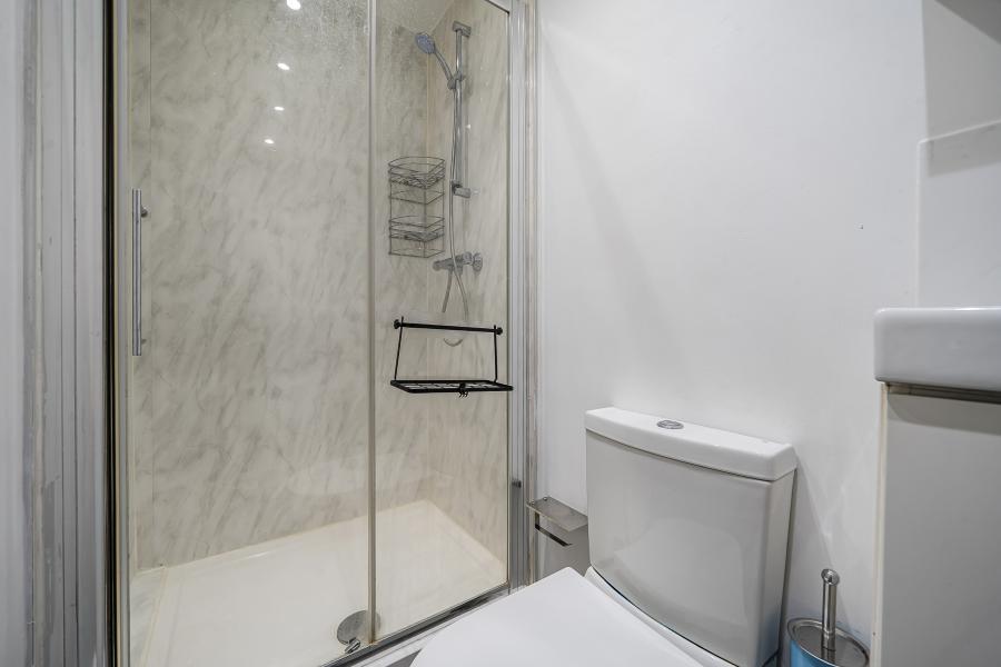 Room Fane Way in Maidenhead