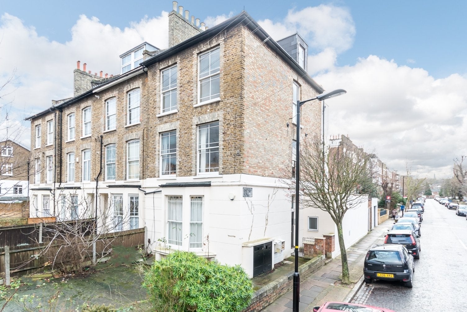 Flat Mona Road in Greater London