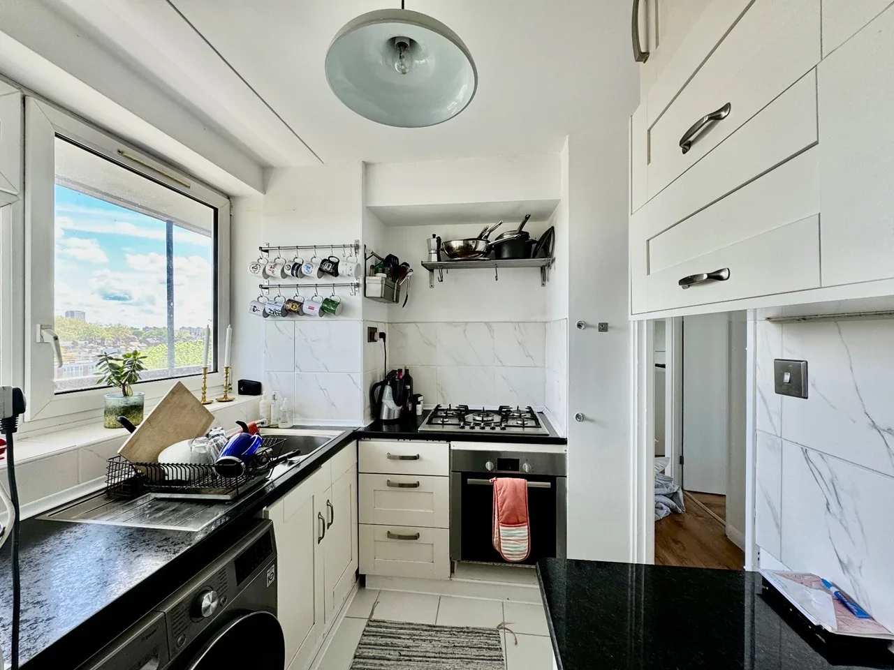 Flat Henty Close in Greater London