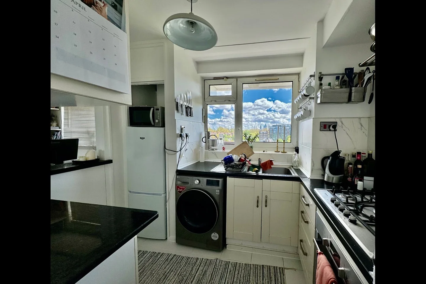 Flat Henty Close in Greater London