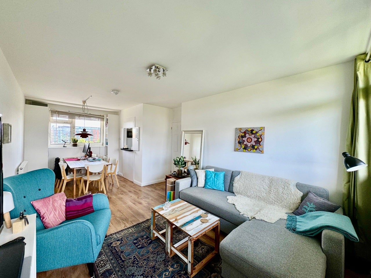 Flat Henty Close in Greater London