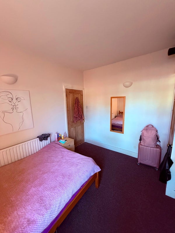Room Petley Road in Greater London