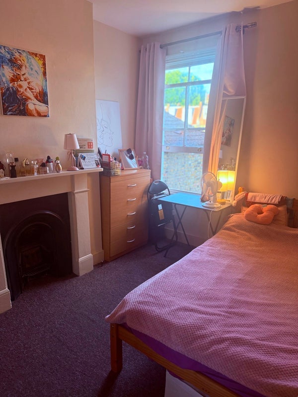 Room Petley Road in Greater London