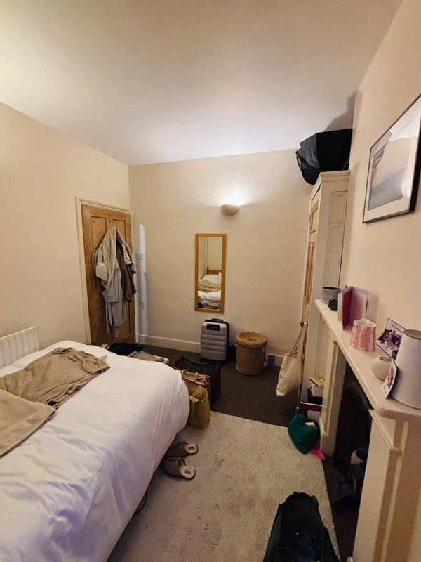 Room Petley Road in Greater London