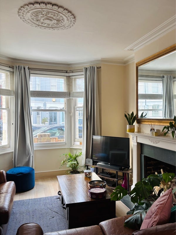Room Petley Road in Greater London