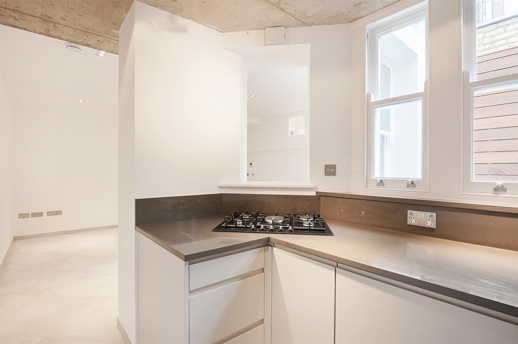 Flat Maygrove Road in Greater London