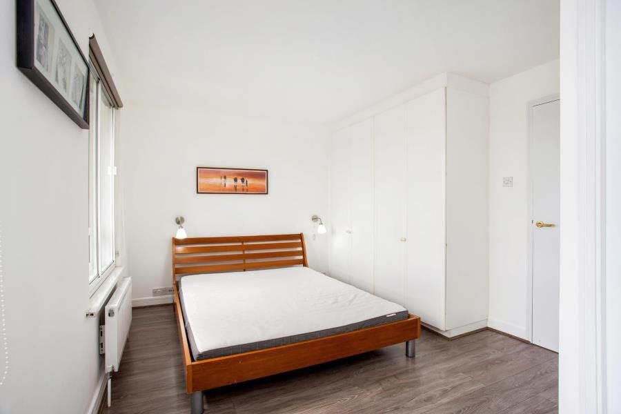 Flat Admiral Walk in City of Westminster