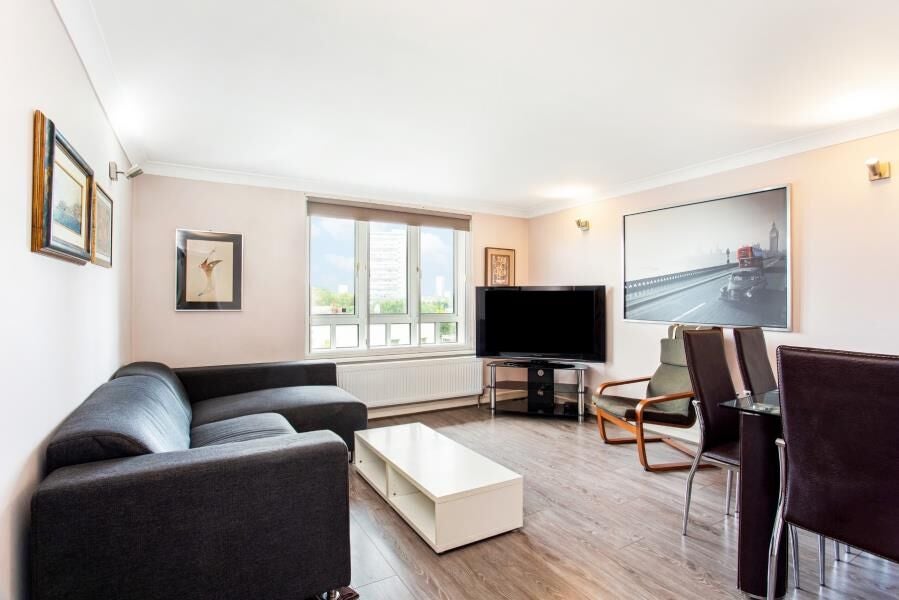 Flat Admiral Walk in City of Westminster