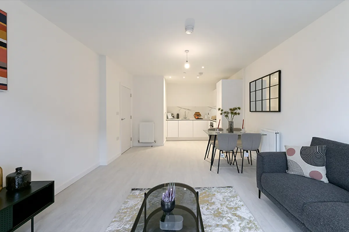 Flat Nestle's Avenue in Greater London