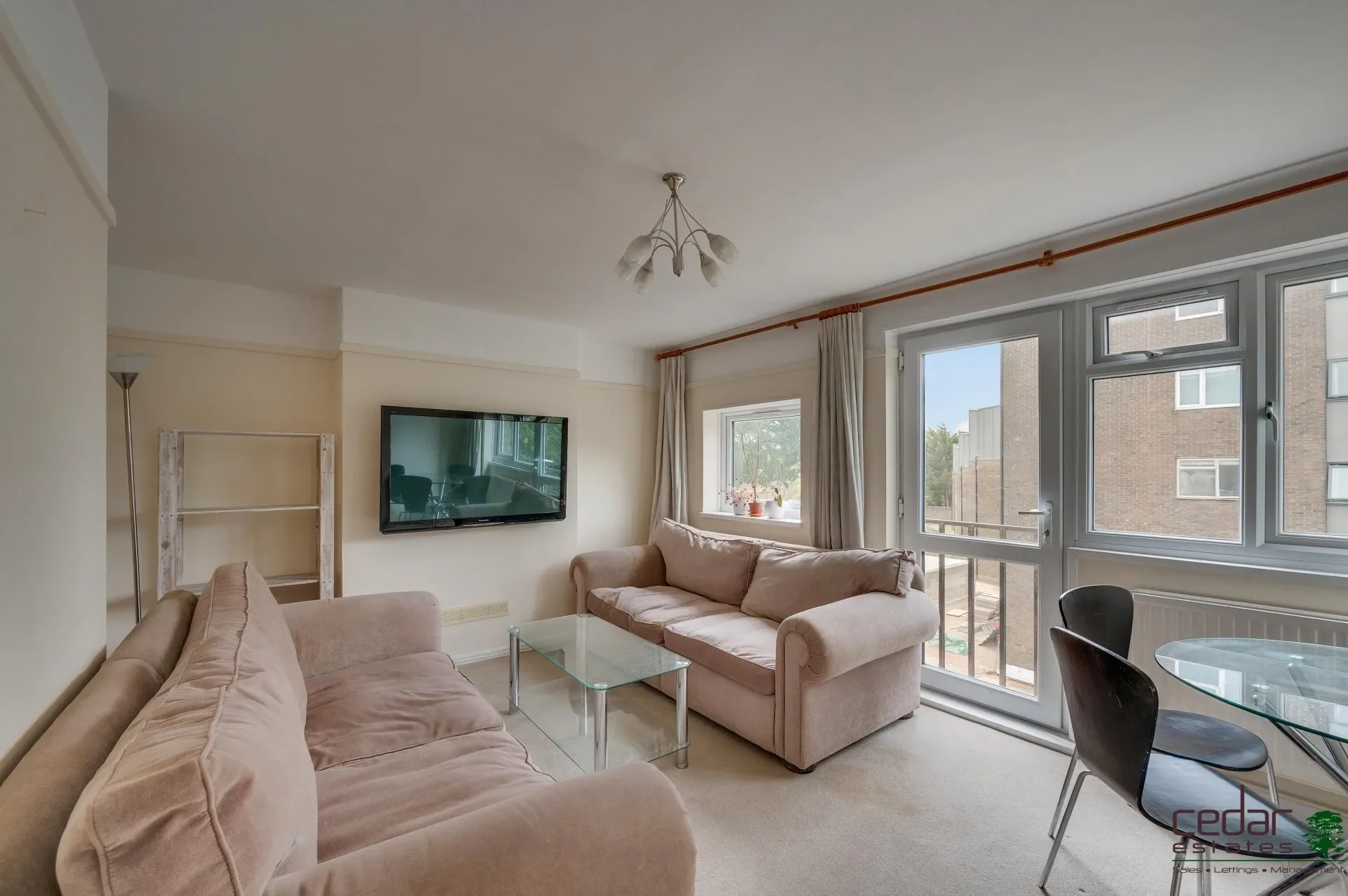Flat Mansfield Heights in Greater London