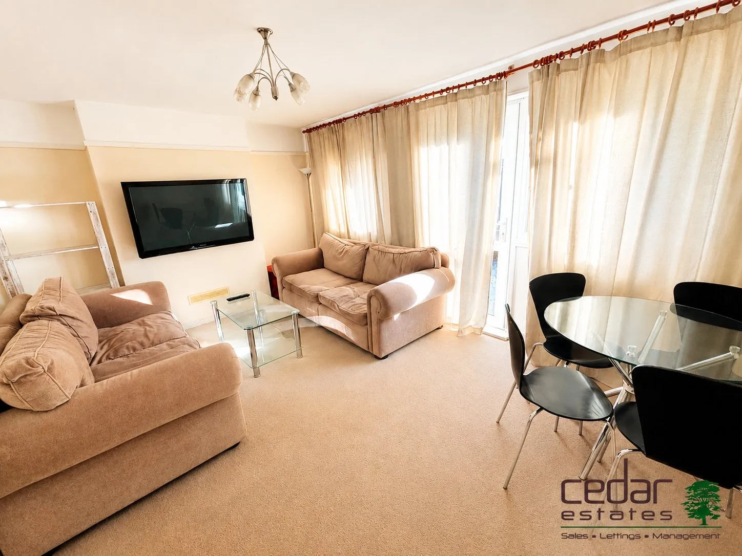 Flat Mansfield Heights in Greater London