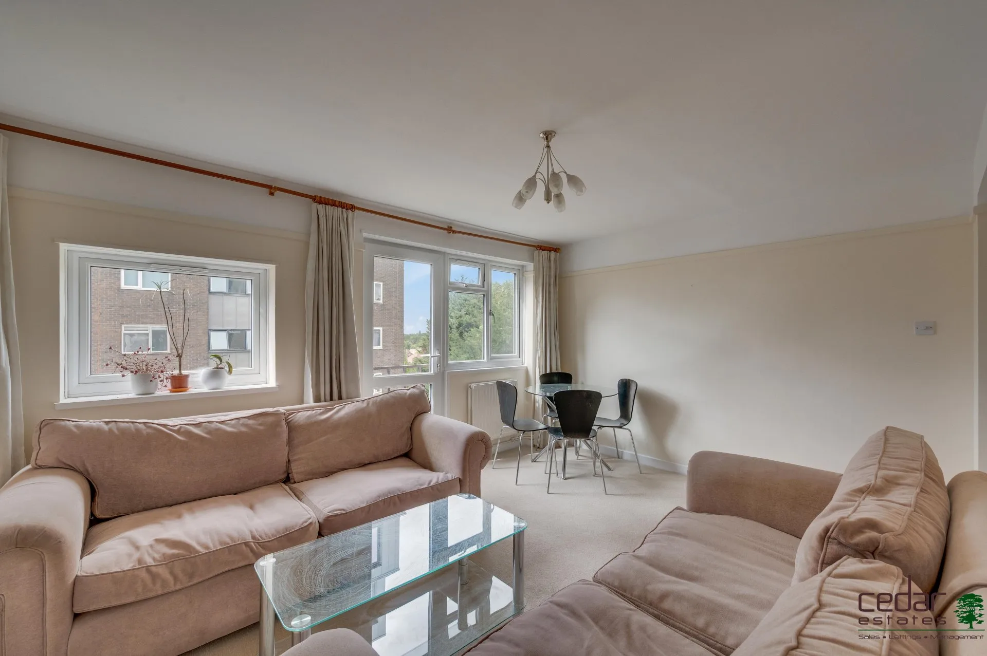 Flat Mansfield Heights in Greater London