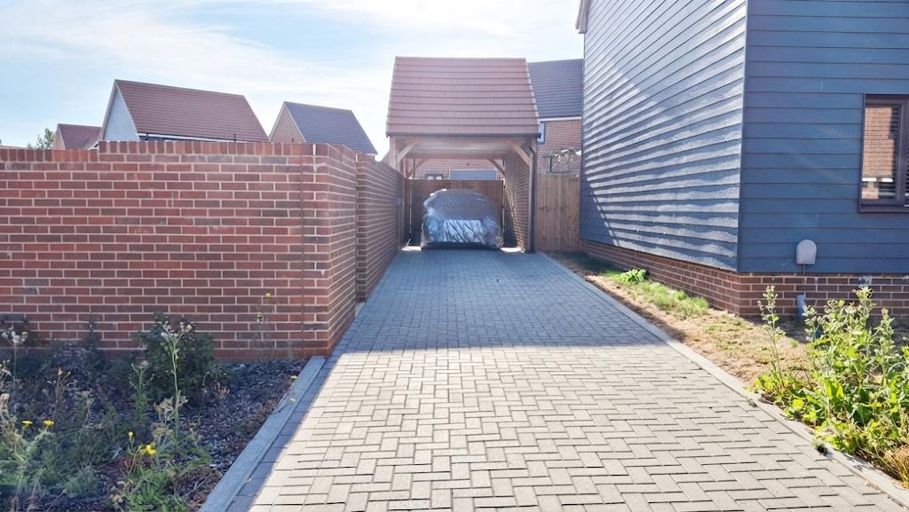 House Cherry Orchard Drive in Rainham