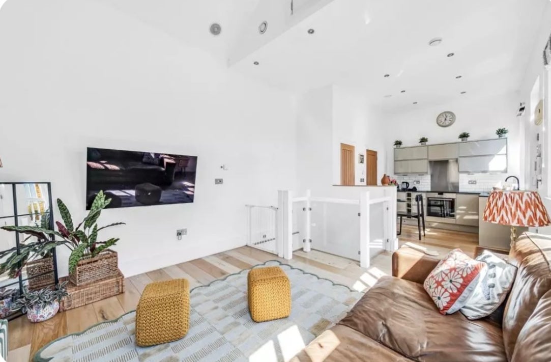 House Mornington Avenue in Greater London