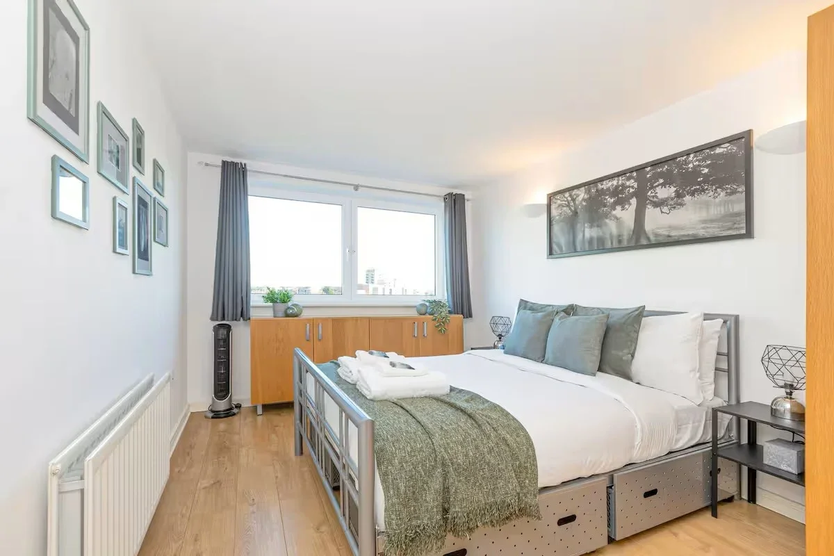 Flat Argyll Road in Greater London