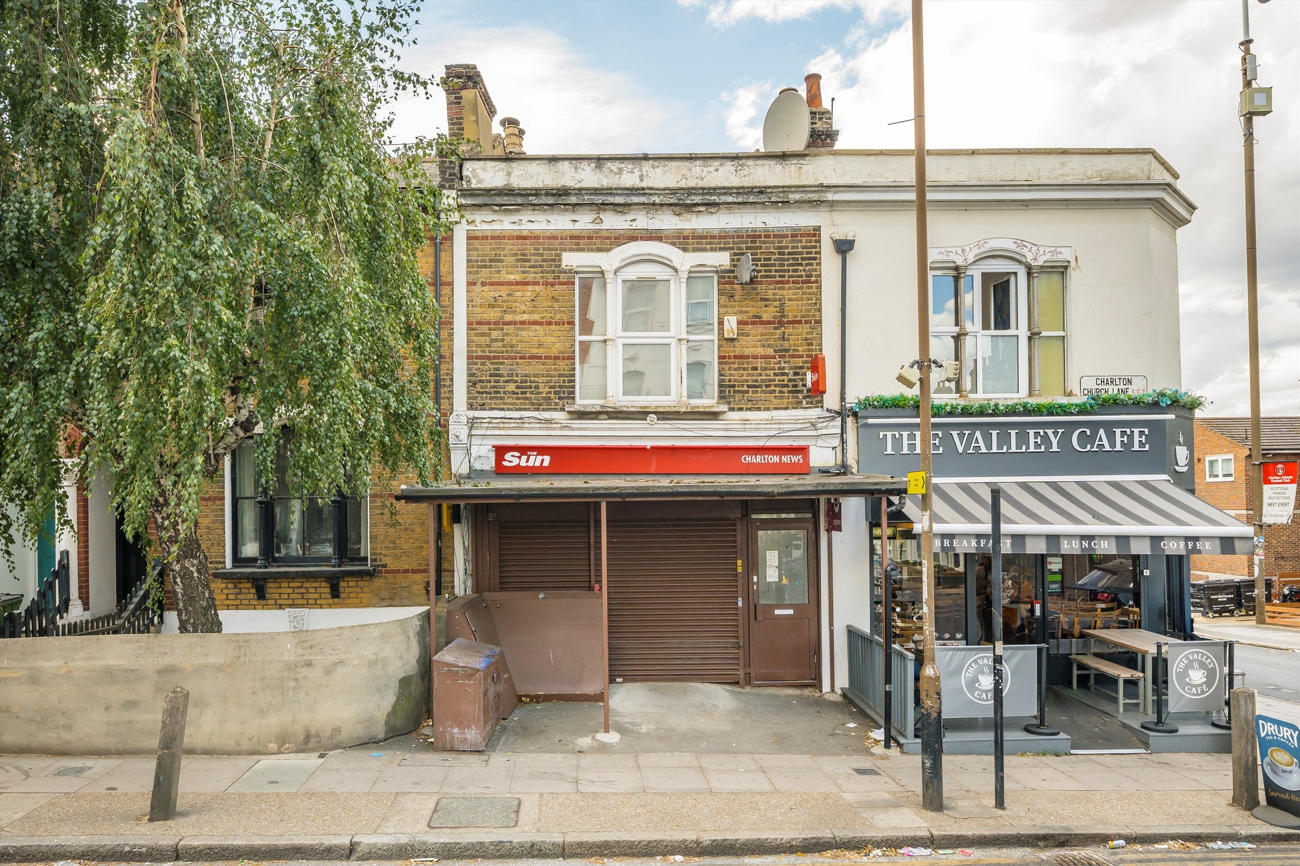 Flat Charlton Church Lane in Greater London