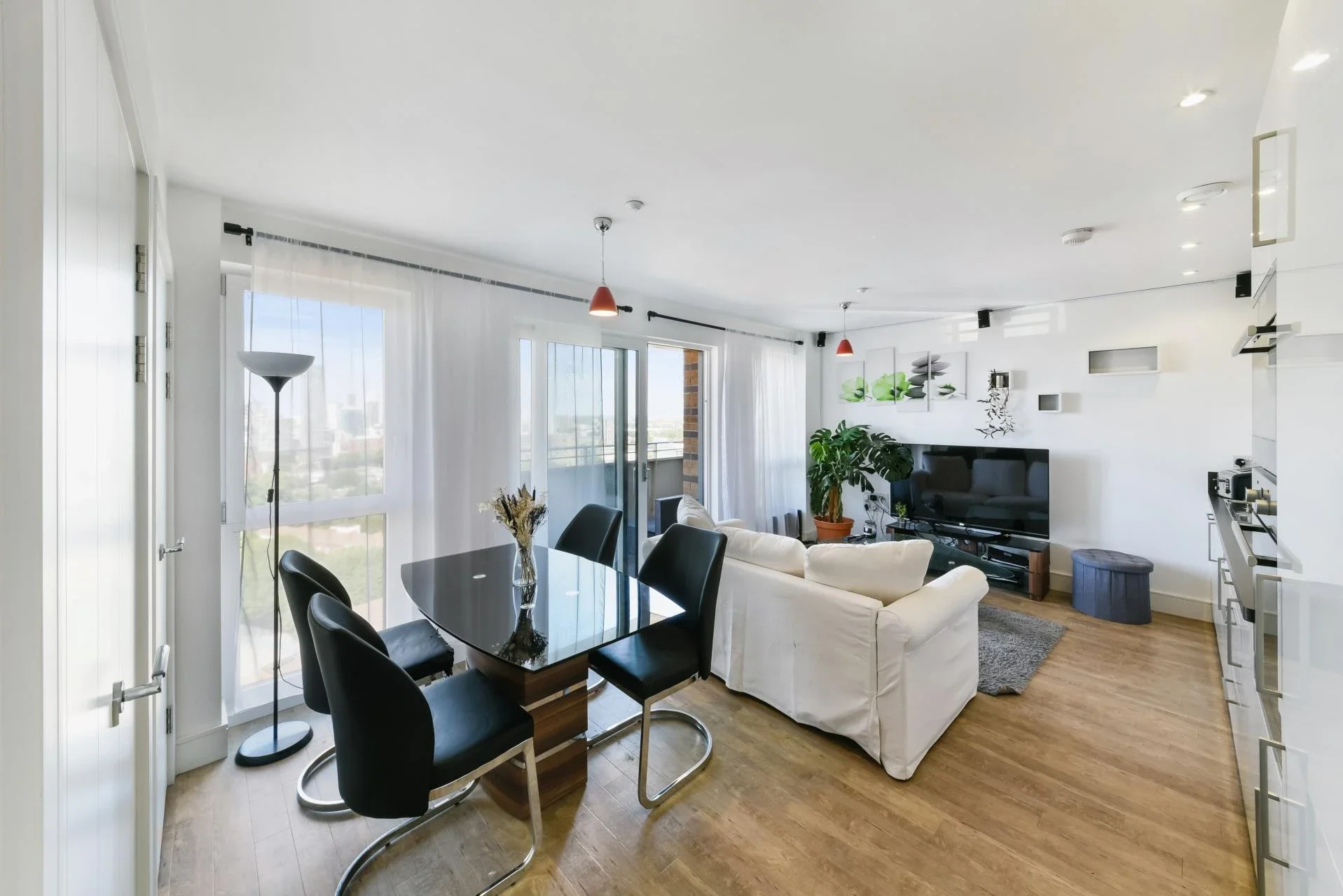 Flat Hannaford Walk in Greater London