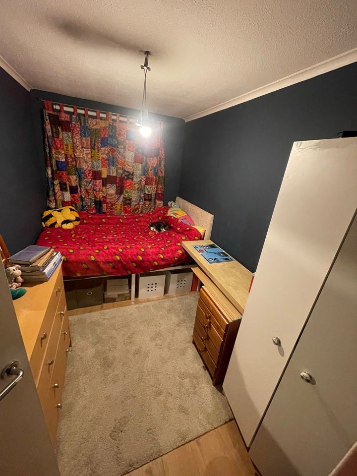 Room Exning Road in Greater London