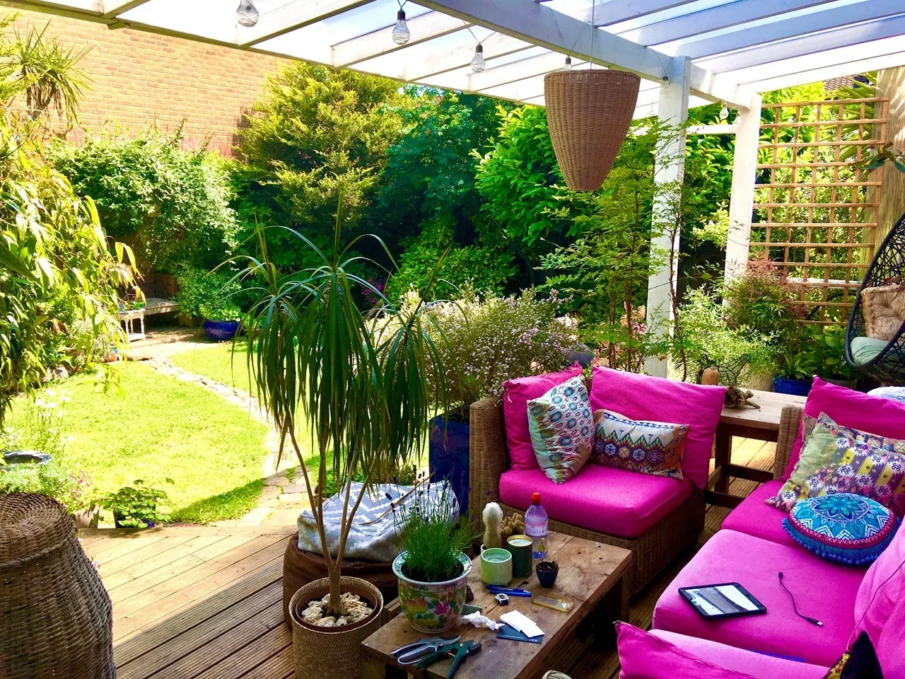 Room Exning Road in Greater London