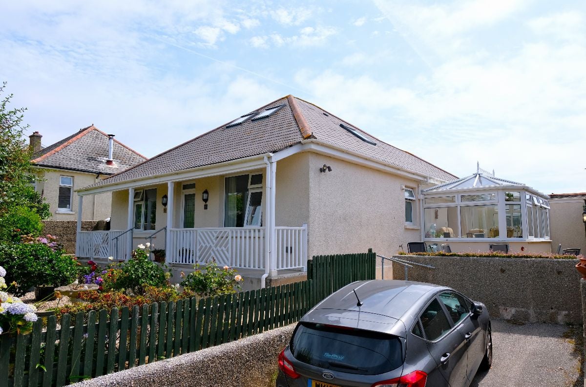 House Torleven Road (Preacher's Hill) in Porthleven