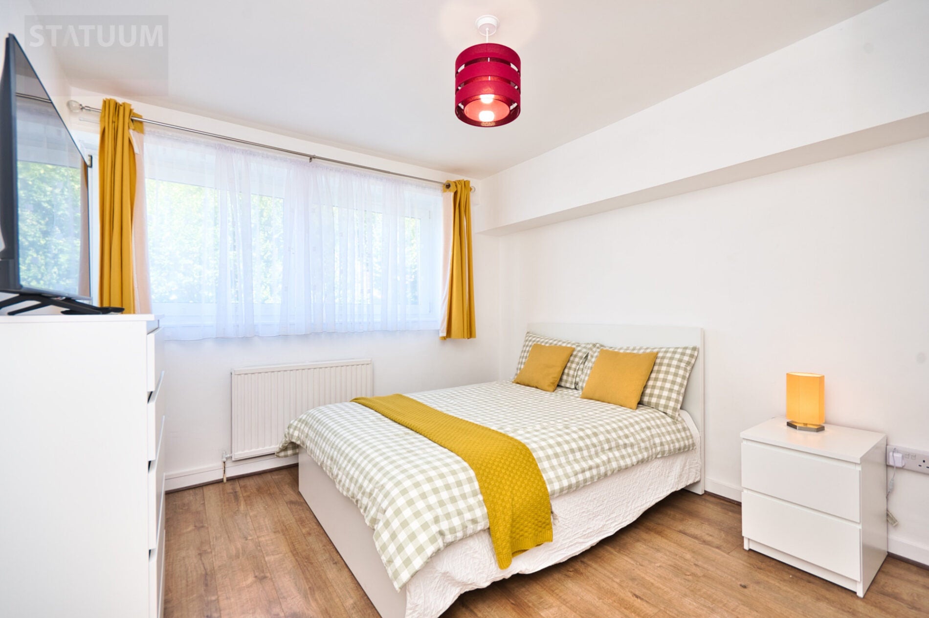 Flat Evering Road in Greater London
