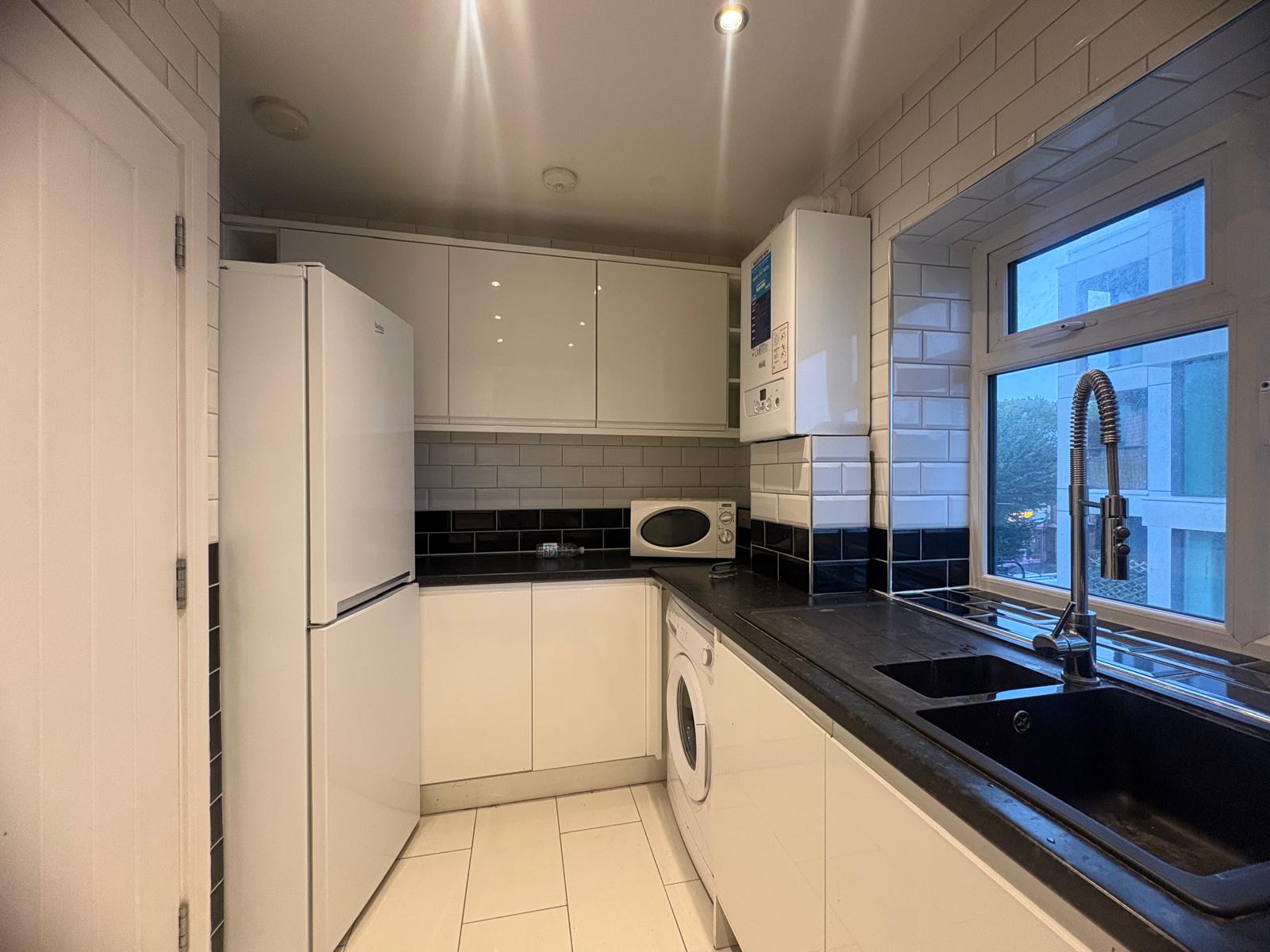 Flat Uxbridge Road in Greater London