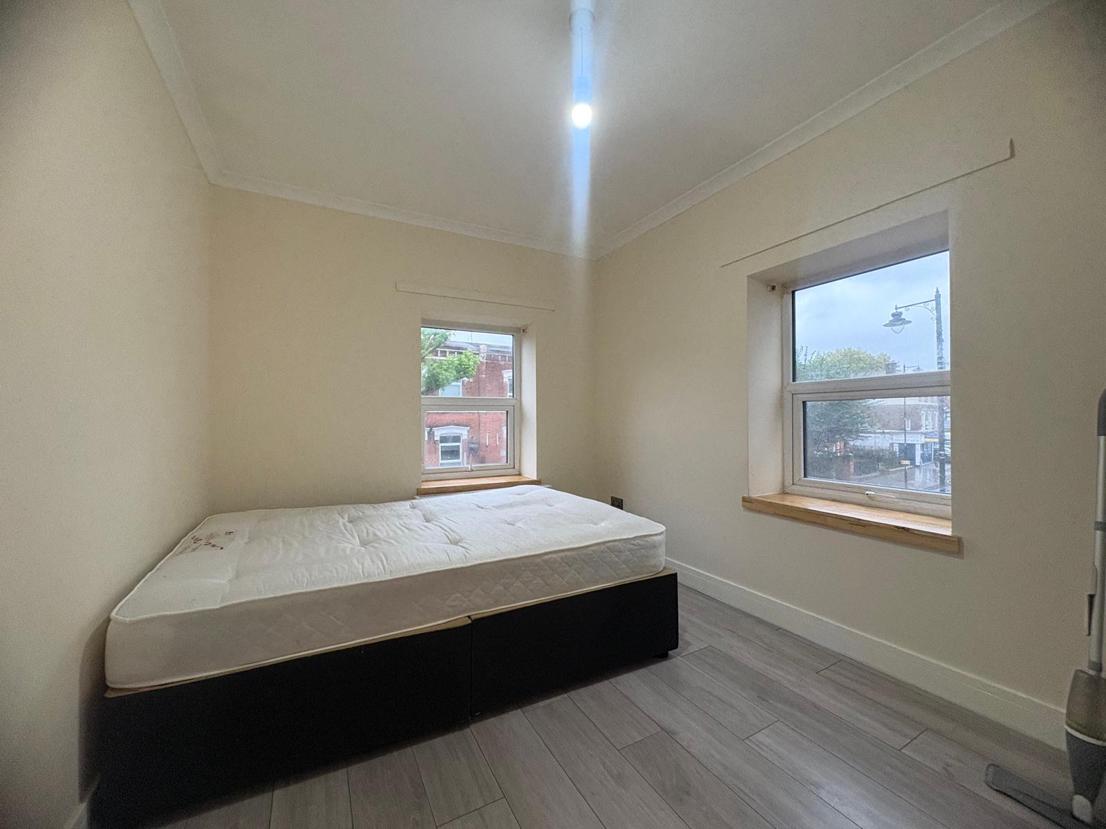 Flat Uxbridge Road in Greater London